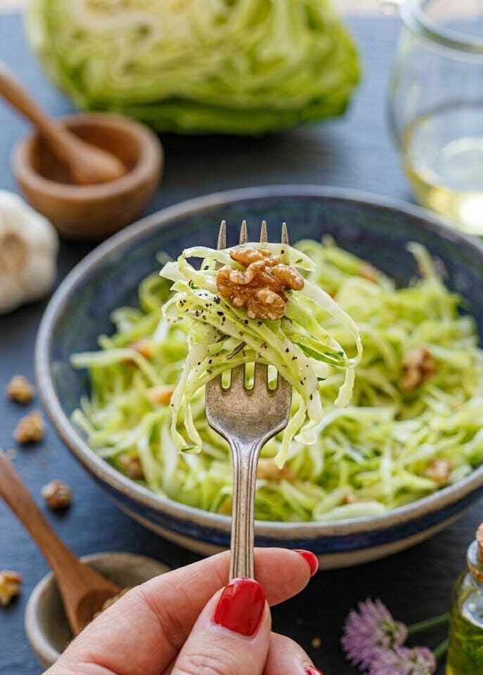 Knackiger Spitzkohlsalat mit einfachem Dressing – leicht & frisch 31 unnamed 15 1 e1772536830384